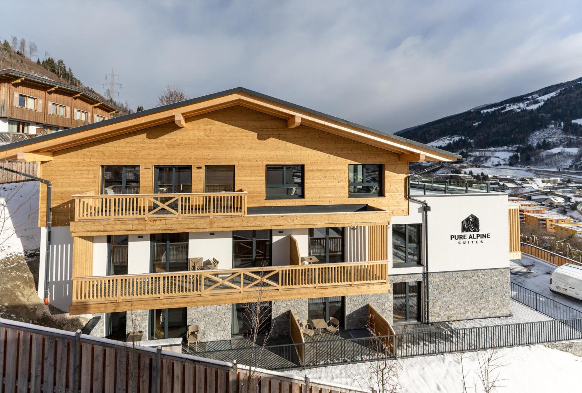 Pure Alpine Suites سخلادميخ المظهر الخارجي الصورة